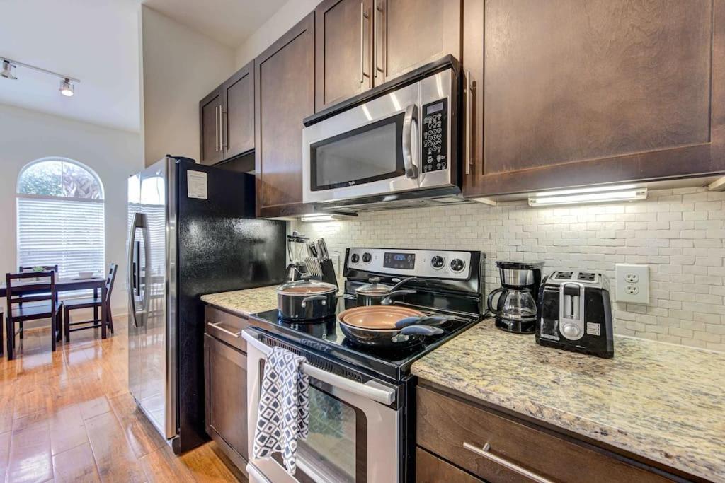 Cozy Apt Nrg Pool,Wi-Fi, Free Parking, Petsok! 휴스턴 외부 사진