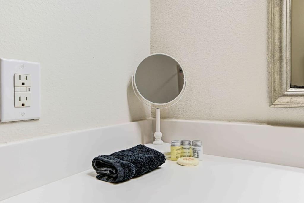 Cozy Apt Nrg Pool,Wi-Fi, Free Parking, Petsok! 휴스턴 외부 사진